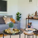 Lejlighed 1og Mitte Helle 70m 2 Naehe Salzburg By Interhome *